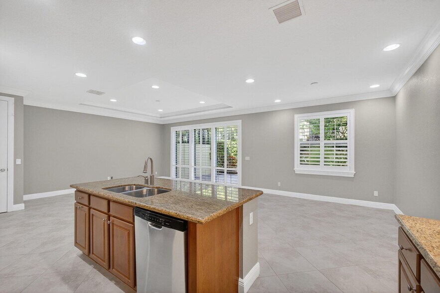 Building Photo - 4803 Cadiz Cir