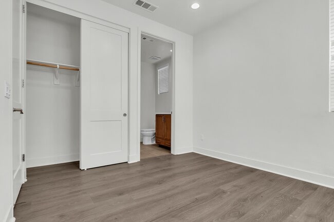 Building Photo - 347 Novel