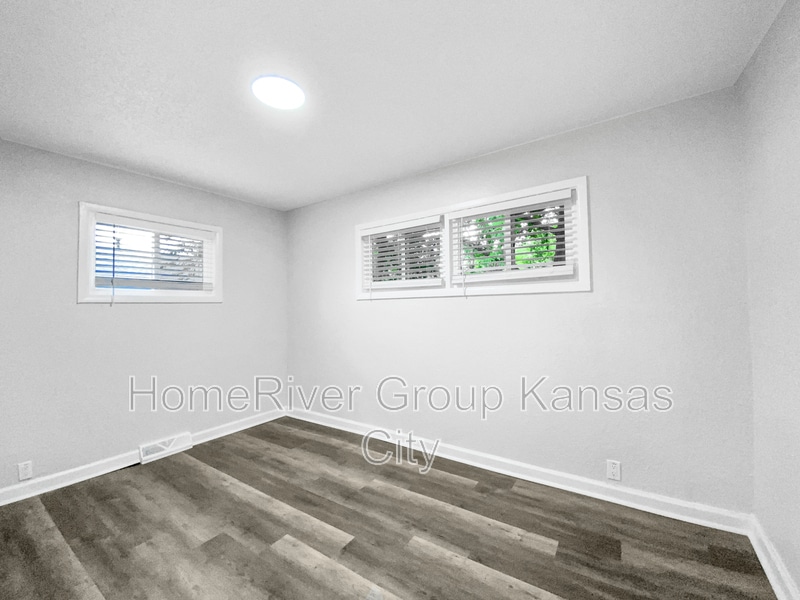 Building Photo - 11414 Corrington Ave
