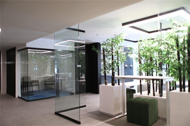 Building Photo - 4400 W Sunrise Blvd