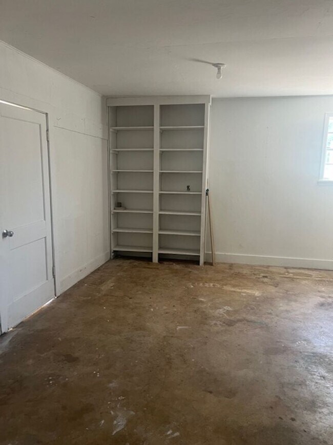 Building Photo - 2 Bedroom 1 Bathroom Georgetown Home