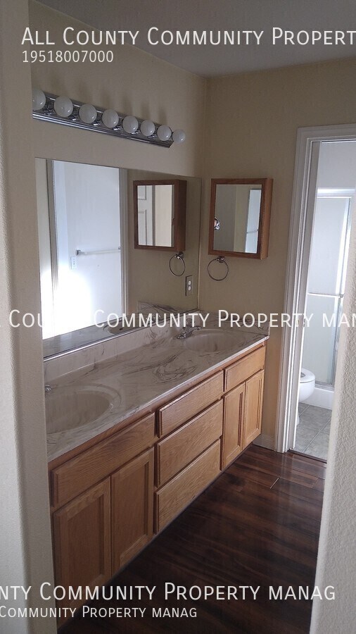 Building Photo - 8613 Bolero Dr