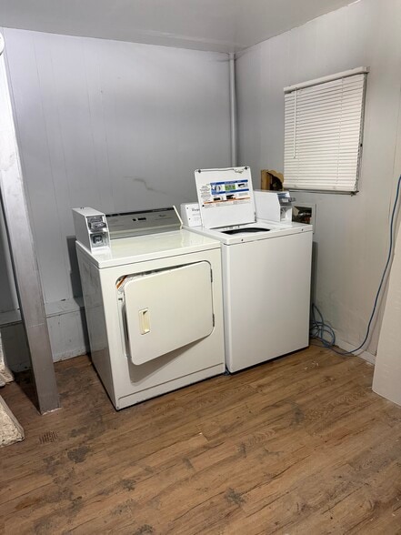 Building Photo - 7805 Central Ave