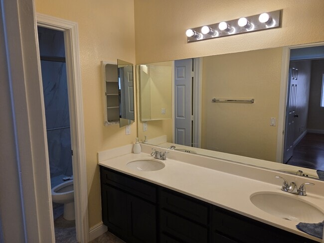 Building Photo - 8417 San Ramon Dr