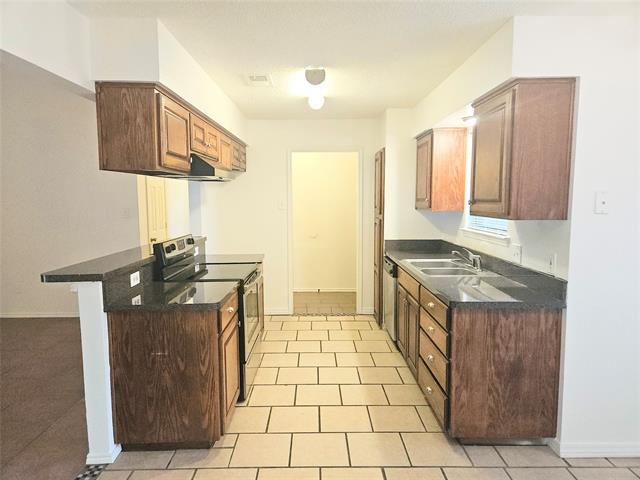 Building Photo - 731 Bristol Dr