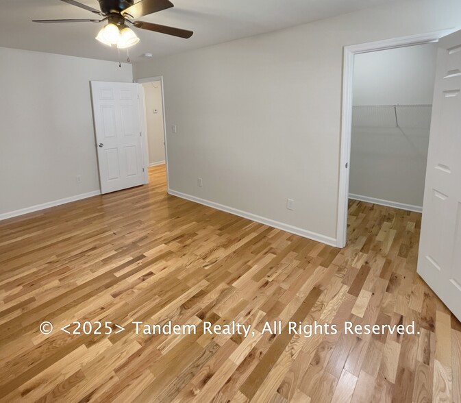 Building Photo - 738 Alloway St