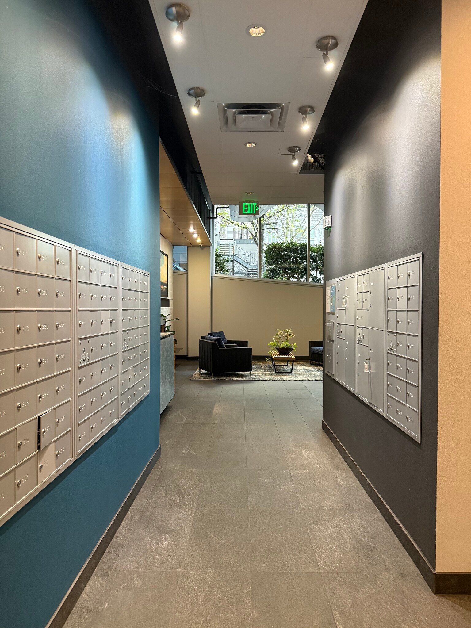 Building Photo - 3104 Western Ave