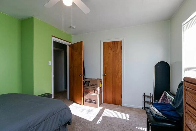 Building Photo - 1944 Hunting Ave