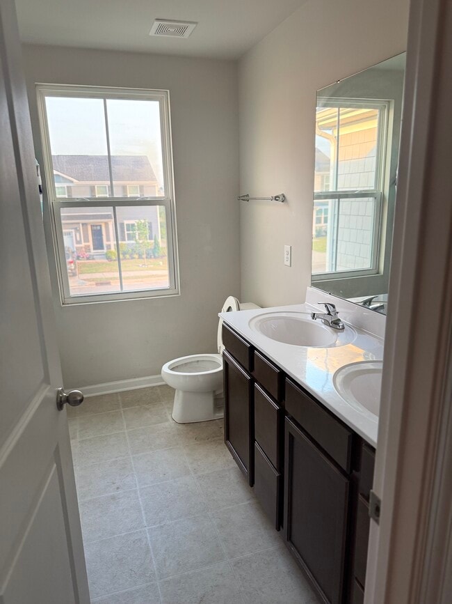 Building Photo - 4129 Chambord Dr