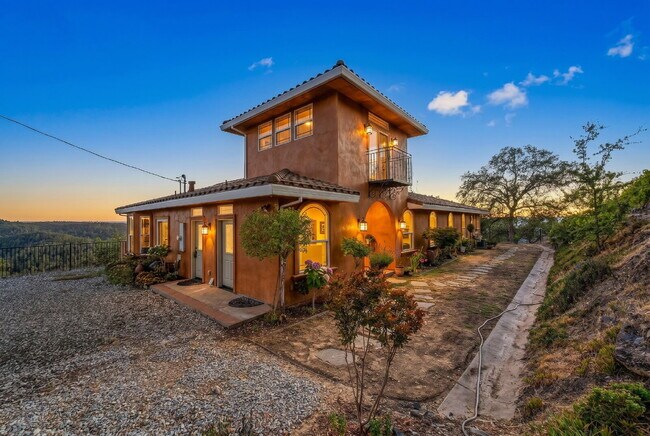 Building Photo - Luxury Hilltop Rental Retreat Overlooking the Cosumnes River Canyon