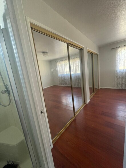 Building Photo - 11921 Bryant St