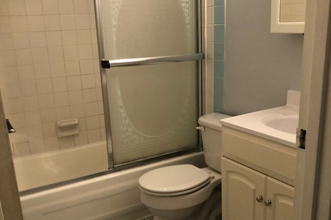 2nd Floor Bathroom - 3200 Haverford Ave