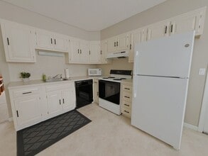 Building Photo - Lakeside Living 2 Bedroom Available NOW