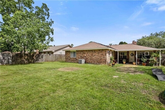 Building Photo - 105 N Kings Ct