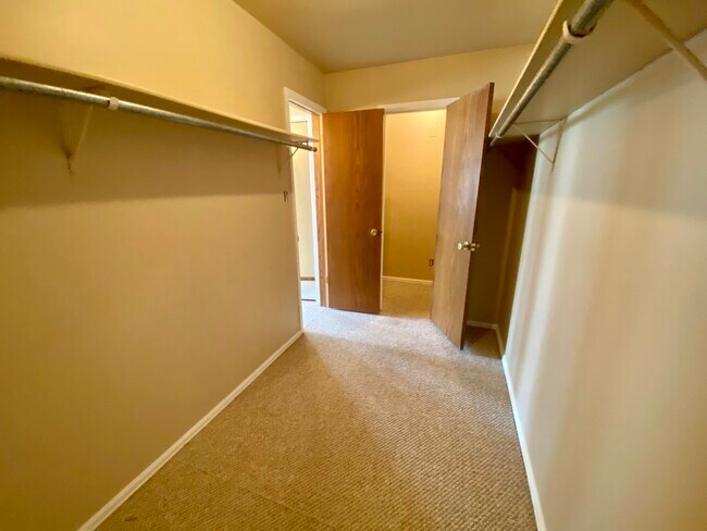 Building Photo - 2302 Cartier Dr