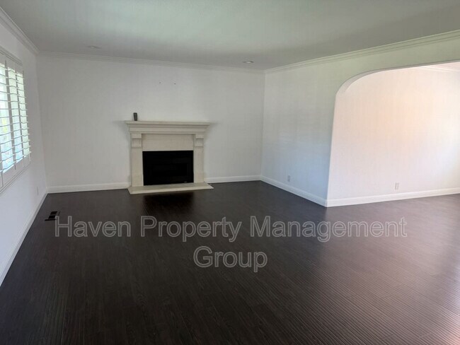 Building Photo - 7420 Hansen Dr