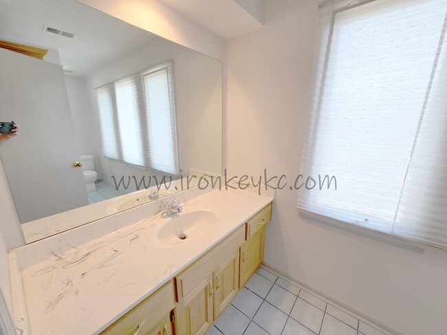 Building Photo - 14112 Windsor St