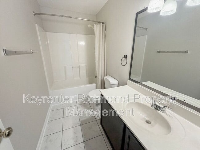 Building Photo - 7607 Blue Cedar Dr