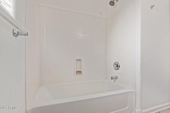 Building Photo - 42346 W Sunland Dr