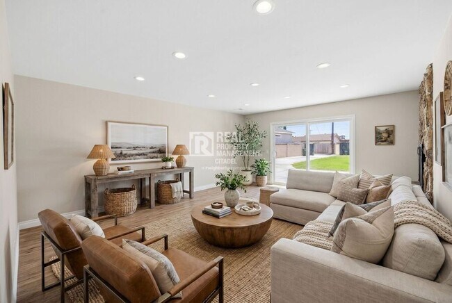 Building Photo - 5082 Edinger Ave