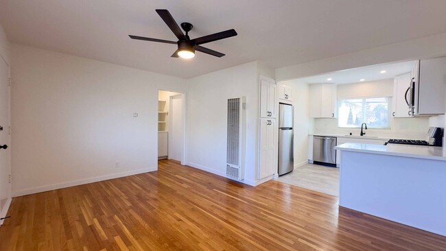 Interior Photo - 4329 - 4343 1/2 Alabama st