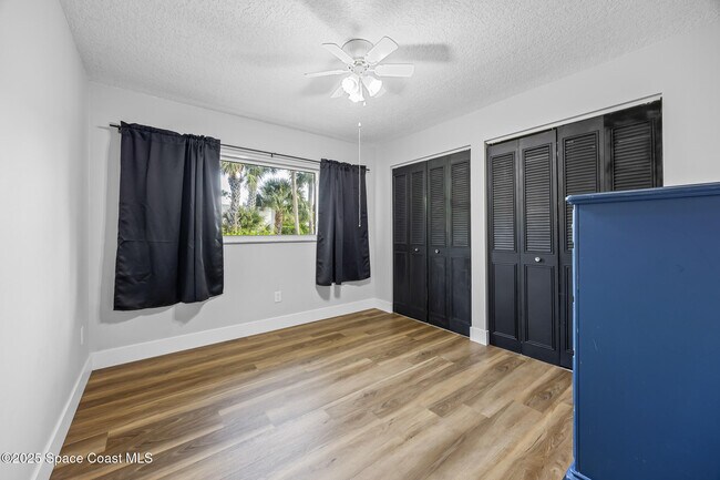 Building Photo - 500 Summerset Ct