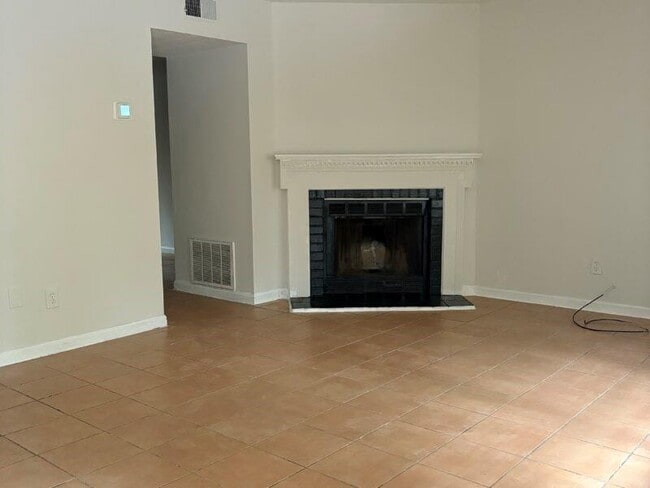 Building Photo - 5510 Estates Ct