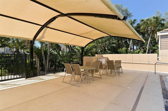 Building Photo - 575 Sanctuary Dr