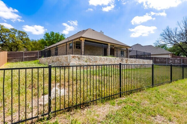 Building Photo - 7026 Chimney Hill Dr