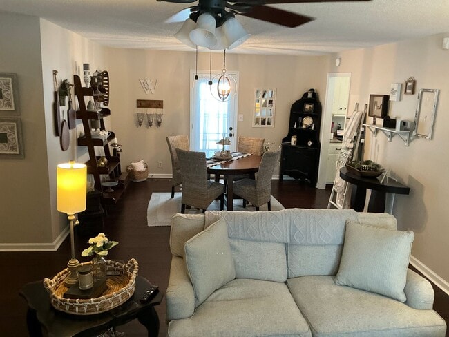 Building Photo - 2157 Watertown Pl