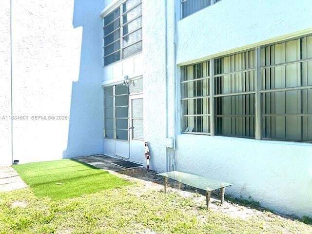 Building Photo - 9450 Live Oak Pl