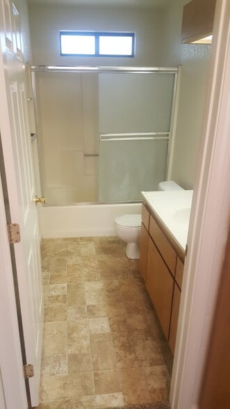 Building Photo - 2506 N Walnut Rd