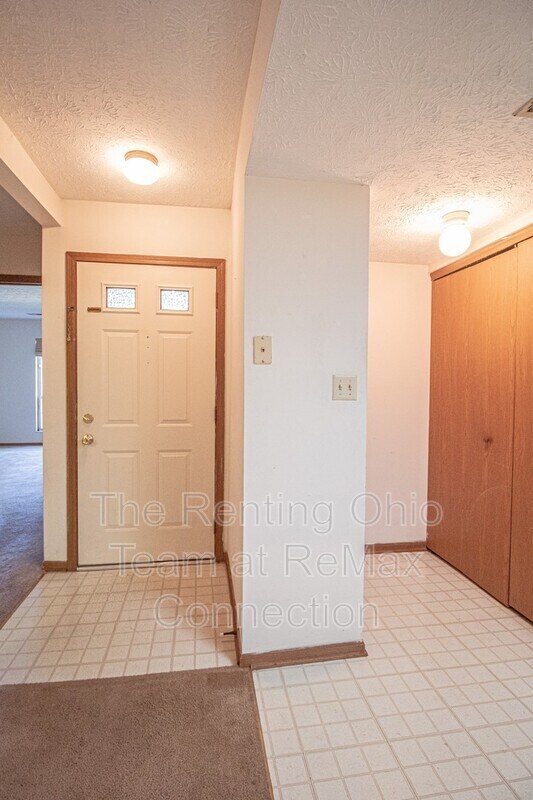 Building Photo - 6486 Reflections Dr