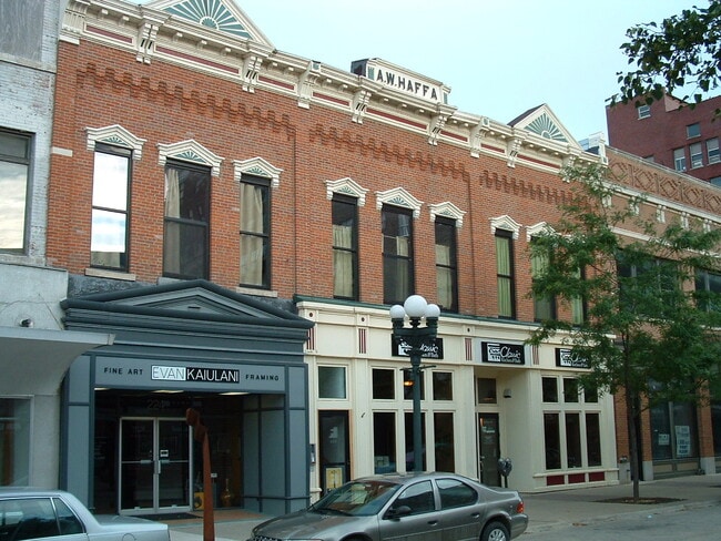 Building Photo - 220-224 E 4th St