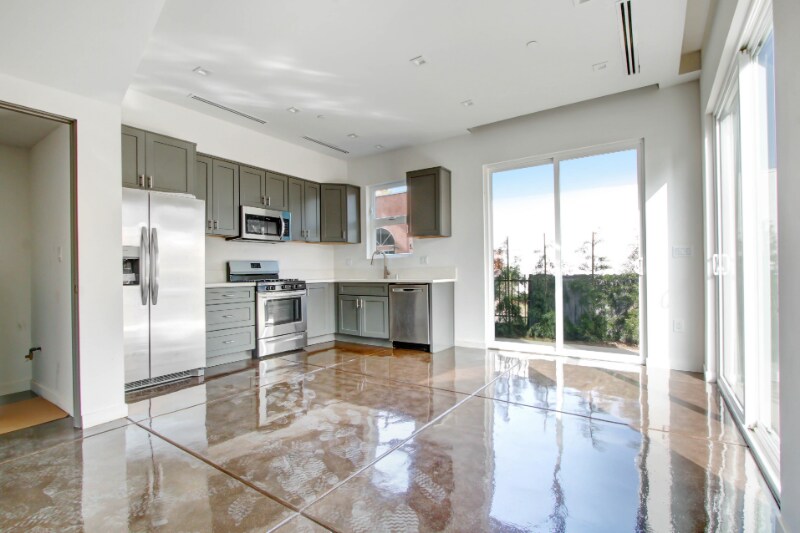 Building Photo - 5407 Huntington Dr