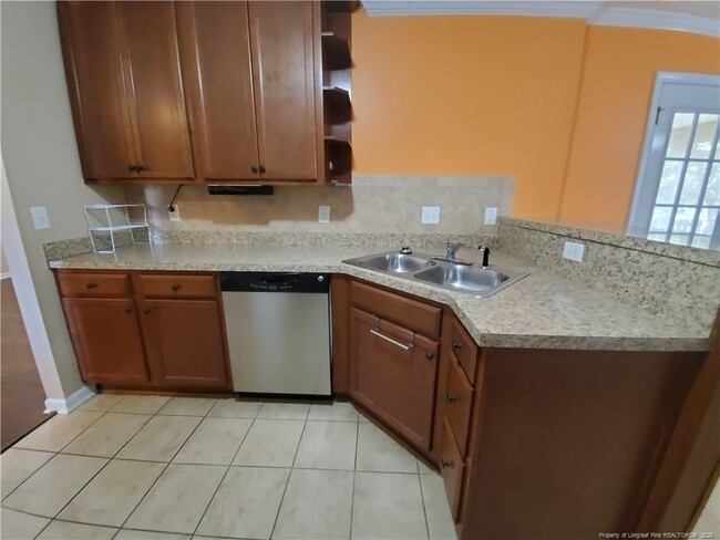 Building Photo - 1665 Kershaw Loop