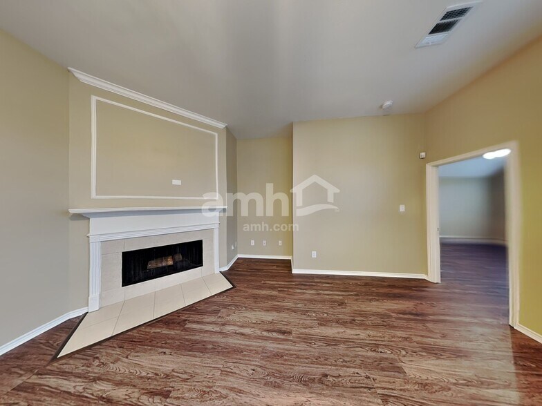 Building Photo - 1451 Sand Lake Ln