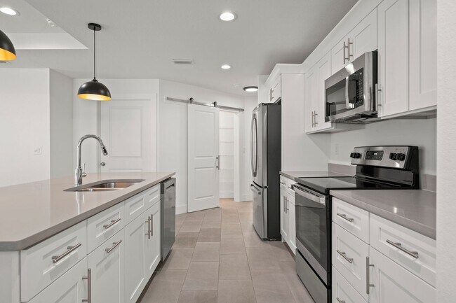 Building Photo - 1392 San Cristobal Ave