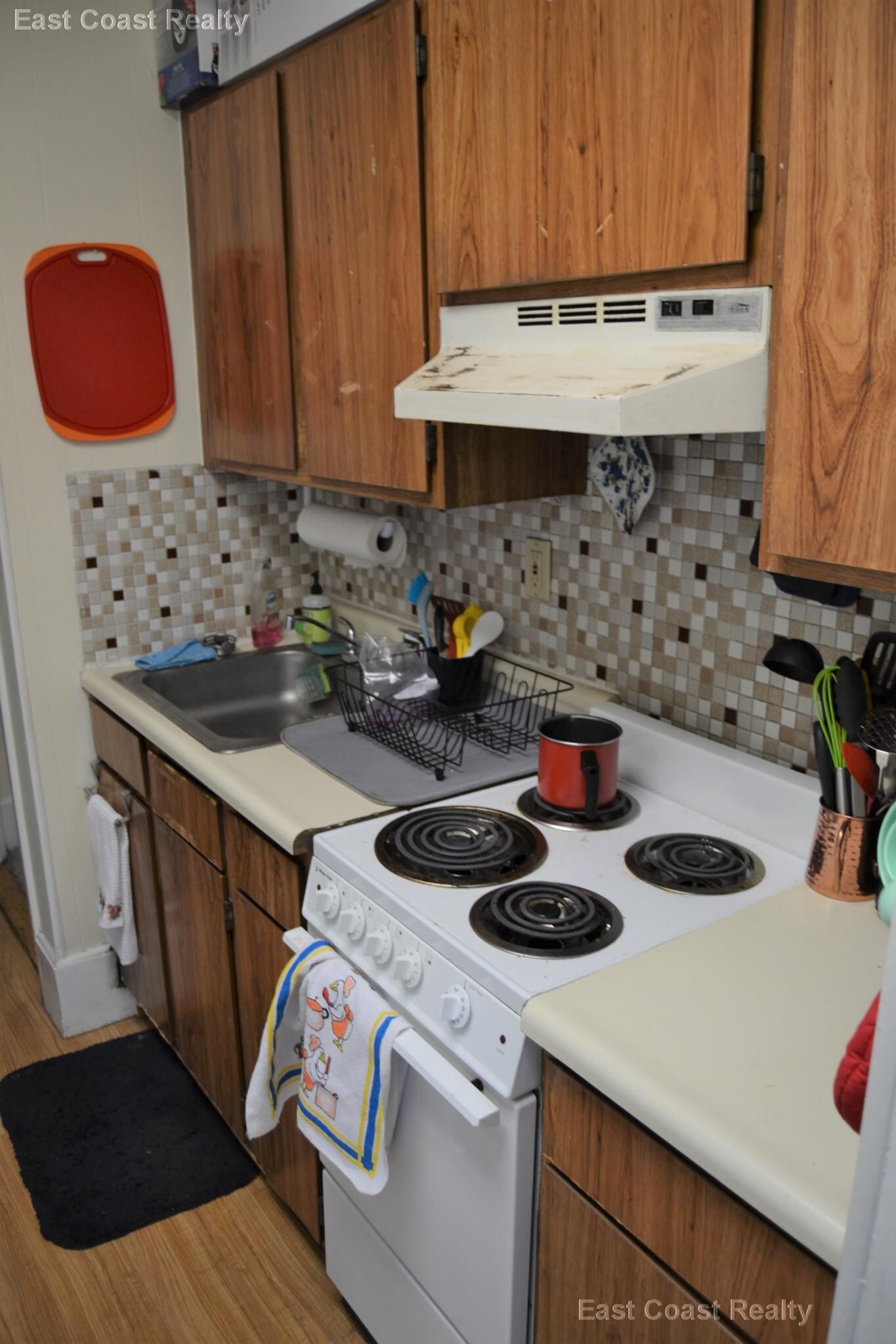 Building Photo - 879 Beacon St