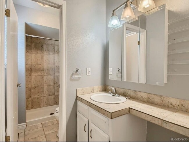 Building Photo - 1293 E 97th Ave