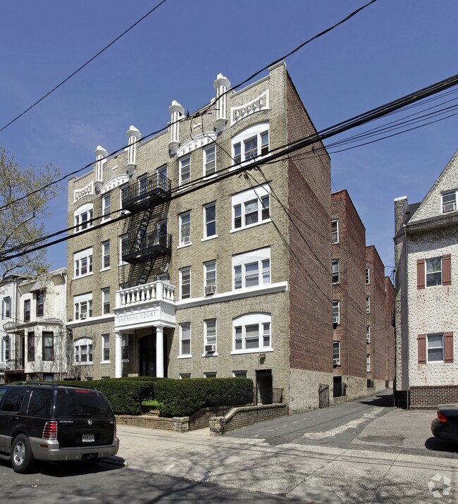 Primary Photo - Sherman Court