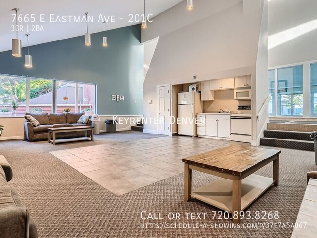 Building Photo - Charming 3-Bed, 2-Bath Condo with Prime Lo...