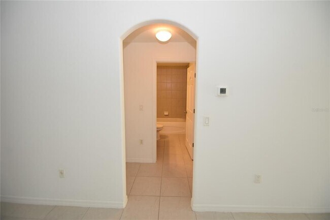 Building Photo - 14 Unimay Ct