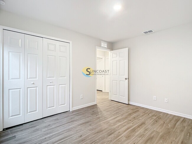 Building Photo - 1039 Birchcrest Blvd