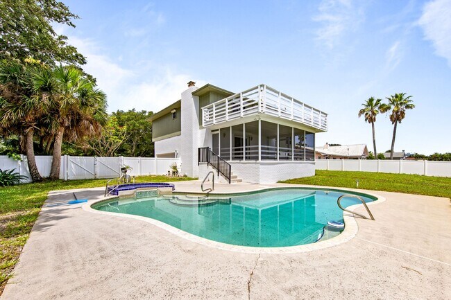 Building Photo - 7810 S Tropical Trail