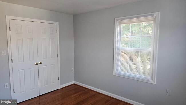 Building Photo - 12131 Salemtown Dr