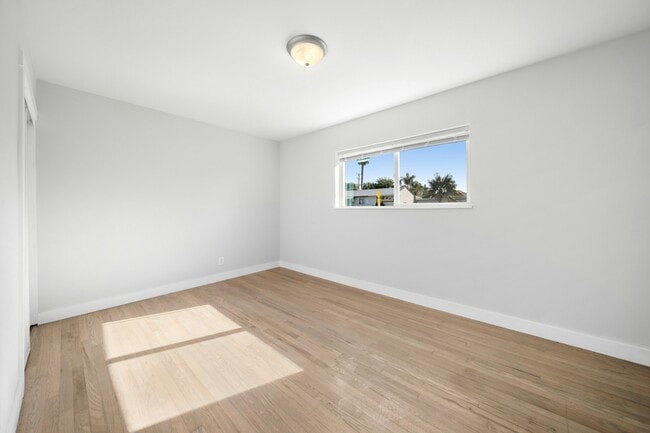 Building Photo - 602 Sunset Dr