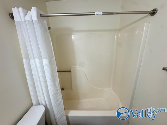 Building Photo - 5009 7 Pine Cir