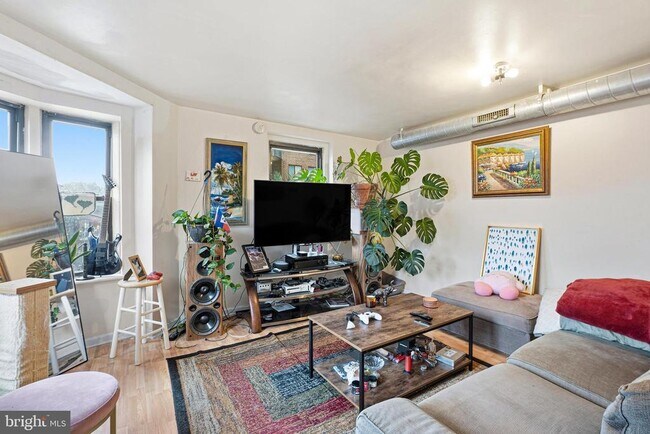 Building Photo - 252 South St