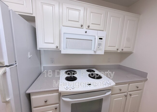 Building Photo - 5726 La Jolla Blvd